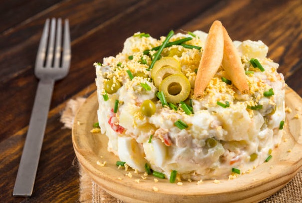 ensaladilla rusa sin coliflor
ensaladilla rusa keto con colirroz